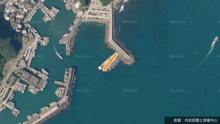 深澳漁港政府公告垂釣範圍示意圖（航照上的橘色實線，以官方公告為準）