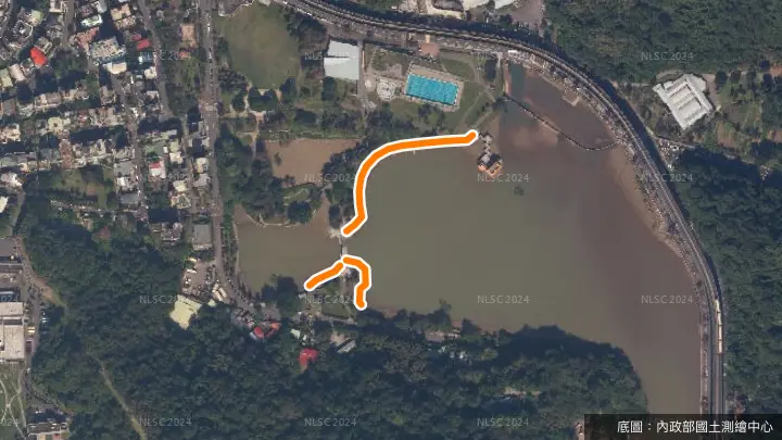 大湖公園政府公告垂釣範圍示意圖（航照上的橘色實線，以官方公告為準）