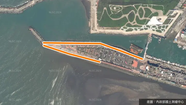 永安漁港政府公告垂釣範圍示意圖（航照上的橘色實線，以官方公告為準）